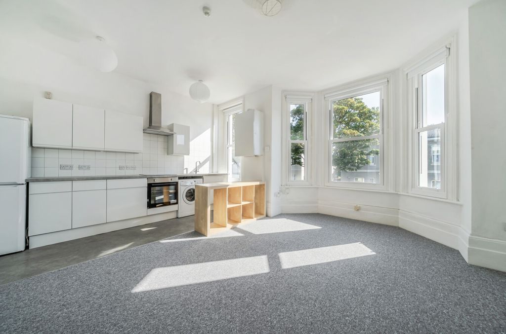 Property photo 2 of 15 1509540-7-6A7Edbf...