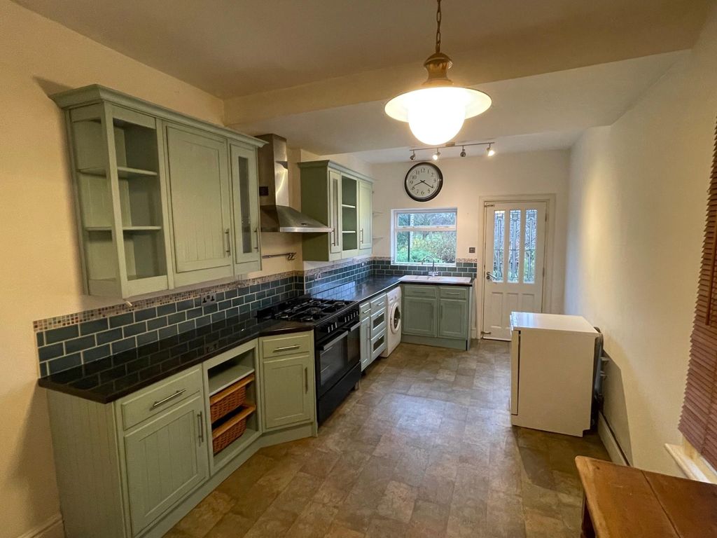 Property photo 2 of 14 Kitchen
