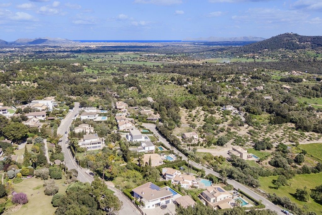 Property photo 3 of 12 Aerial (7)
