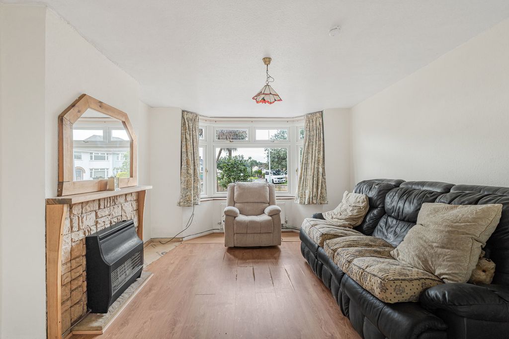 Property photo 2 of 13 7_84963