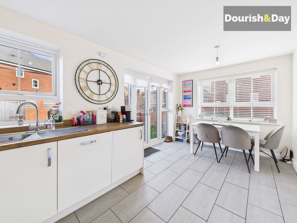 Property photo 3 of 19 Kitchen Diner