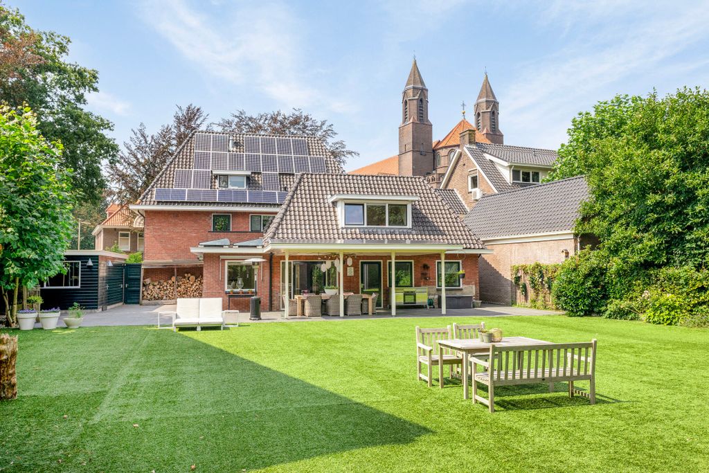 Property photo 2 of 66