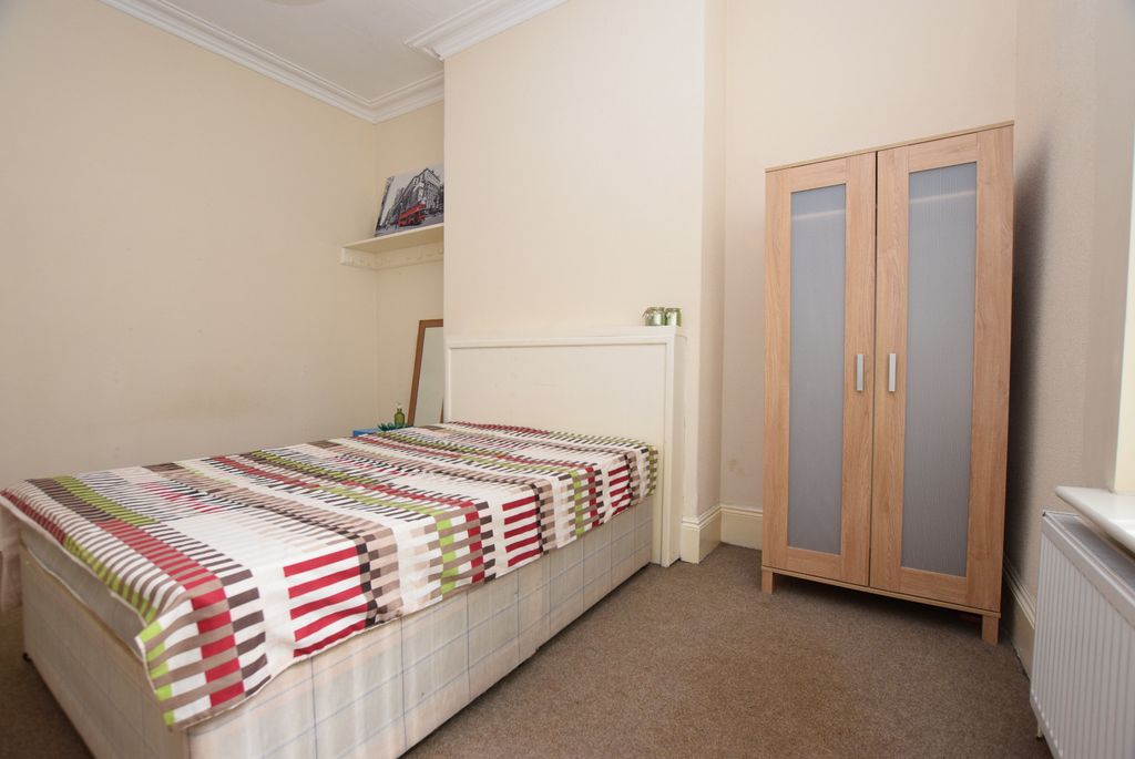 Property photo 2 of 6 1184242