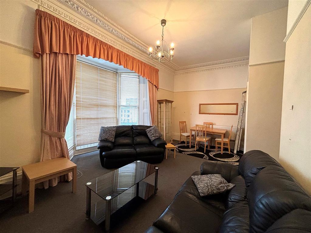 Property photo 2 of 11 Lounge / Diner