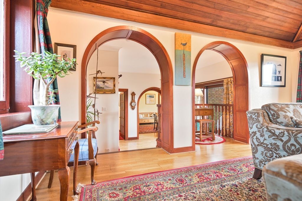 Property photo 3 of 25 Lounge