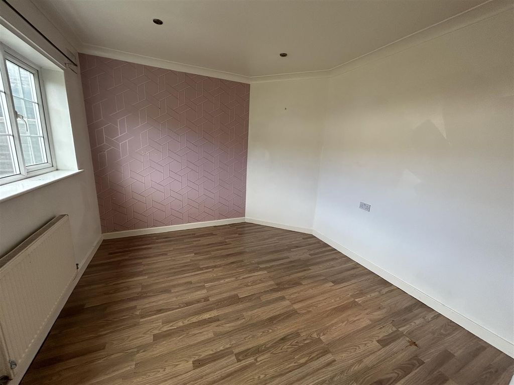 Property photo 3 of 10 Image00016.Jpeg