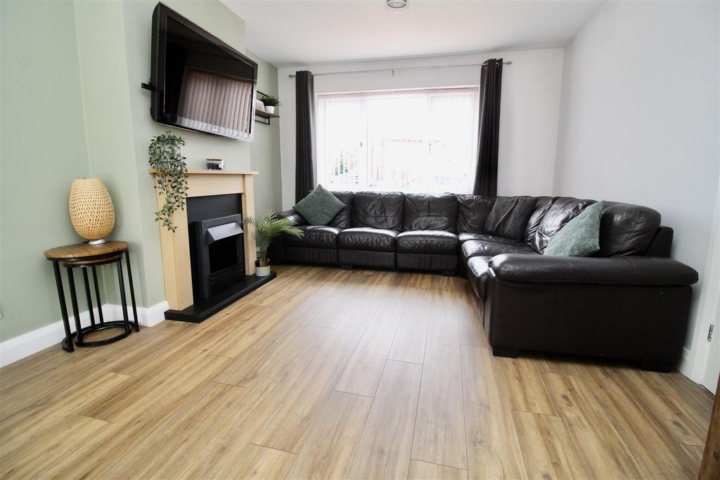 Property photo 2 of 32 18 Ptree L1.Jpg