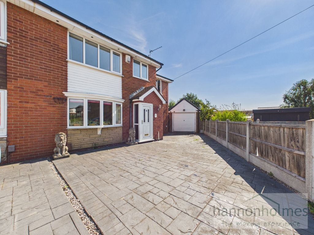 Property photo 1 of 32 Cam05283G0-Pr0222-Still032