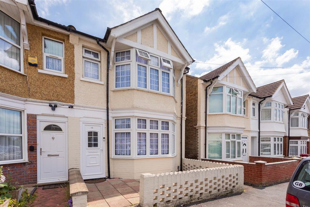 Property photo 1 of 18 13 Henry Road-4.Jpg