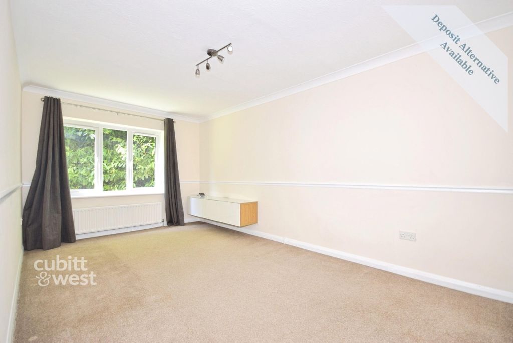 Property photo 3 of 10 Living Room