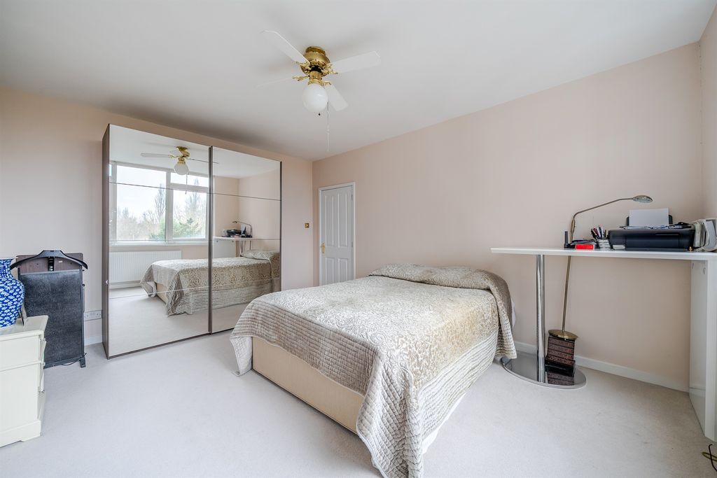 Additional image 9 of 2 bed flat for saleRay Mead Road, Maidenhead SL6