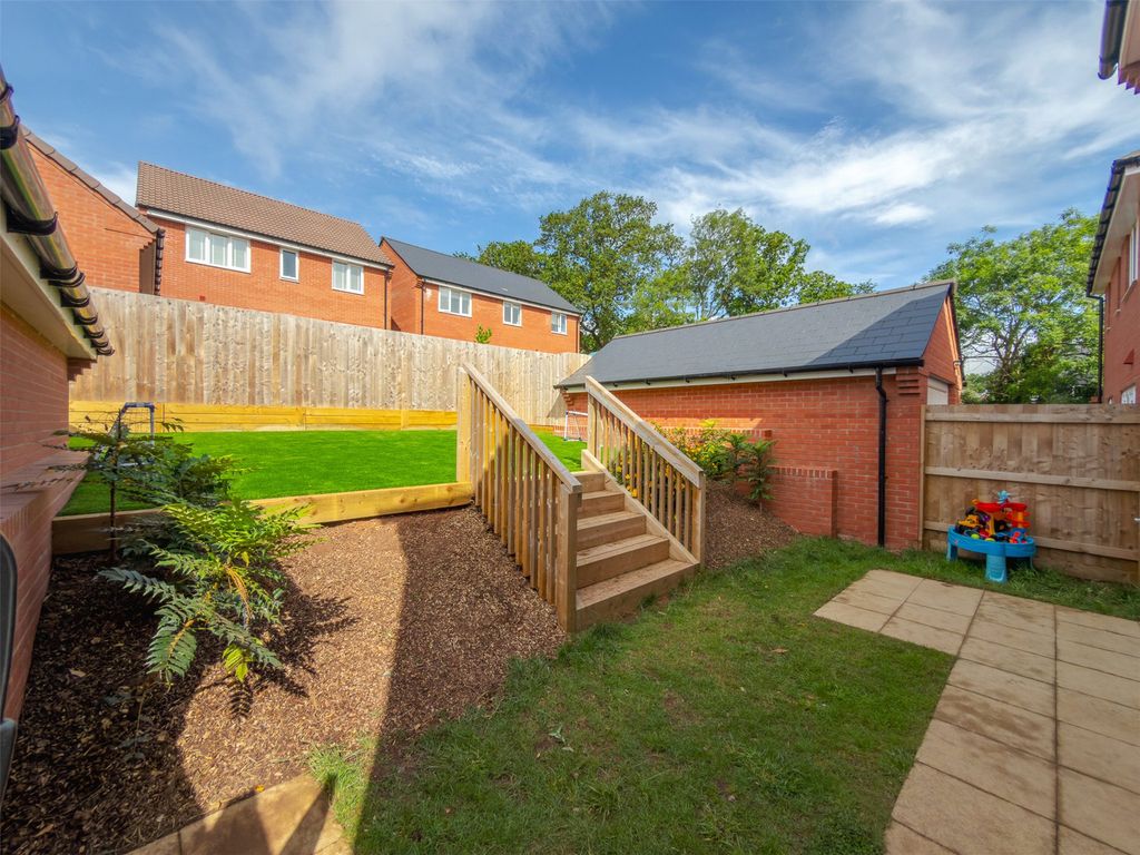 Property photo 2 of 16 Garden