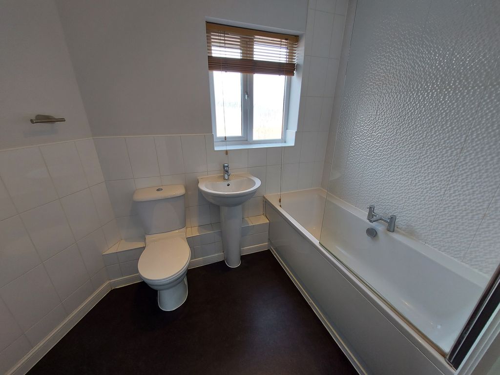 Property photo 3 of 6 Bathroom