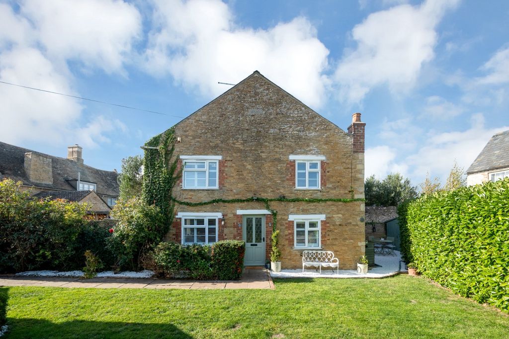 Property photo 1 of 22 Ivy Dene