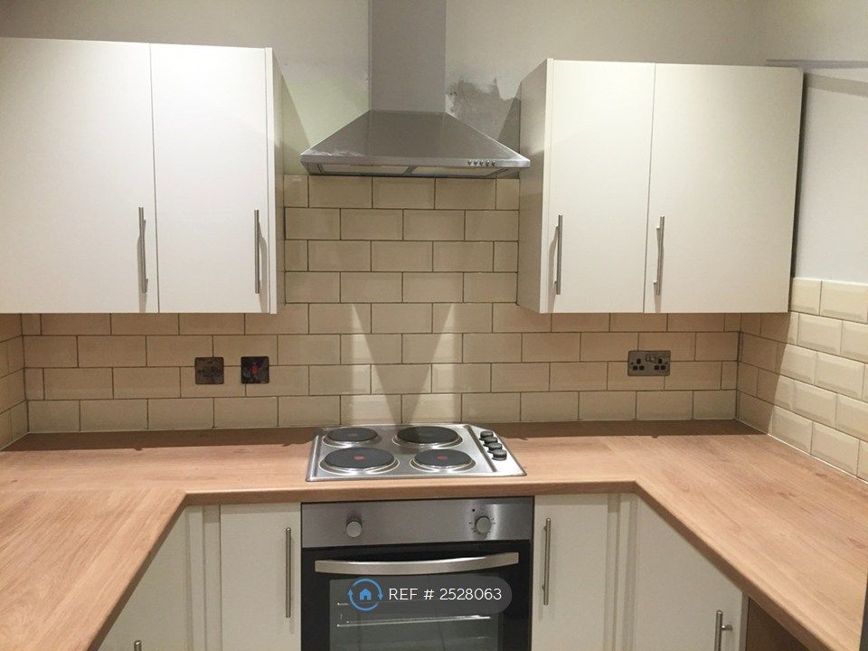Property photo 1 of 8 Kitchen