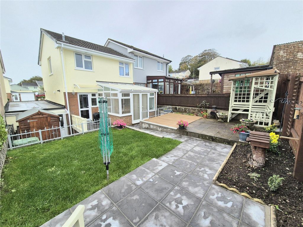 Property photo 2 of 17 Picture No. 02