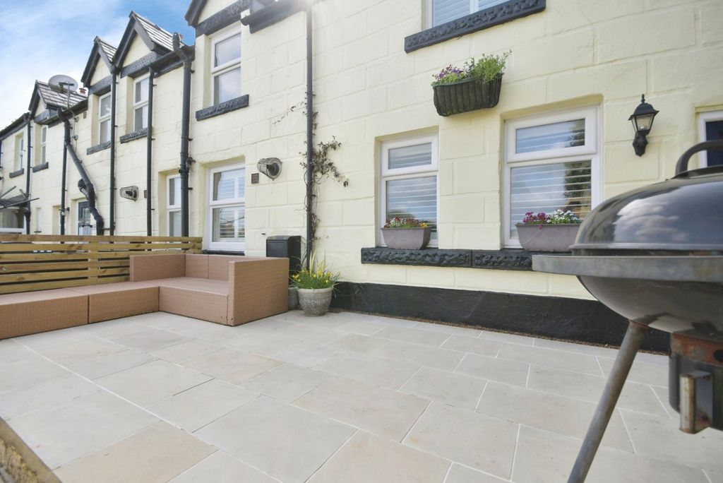 Property photo 2 of 20 Pbox-Img.Jpg