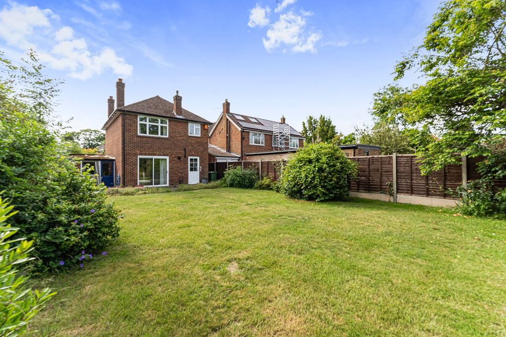 Property photo 2 of 11