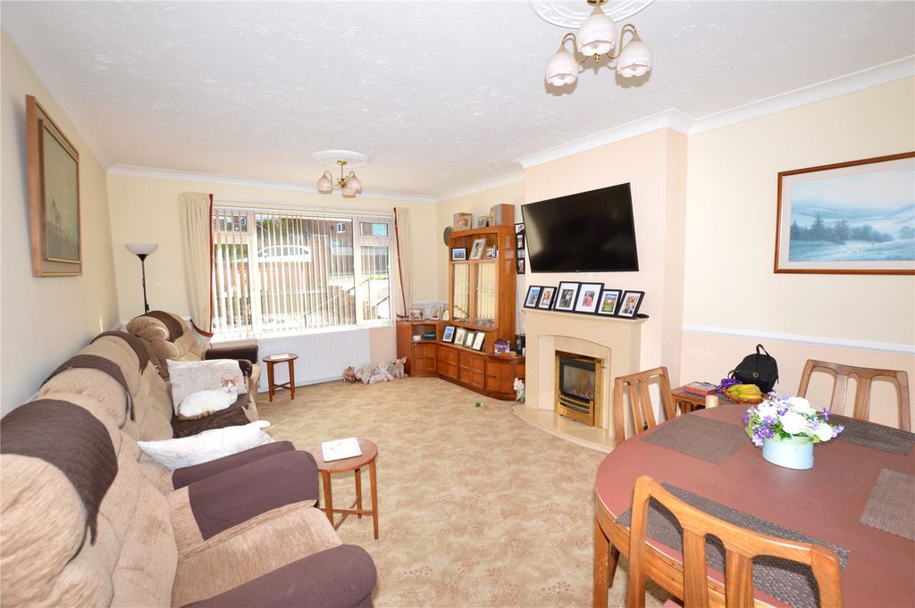 Property photo 2 of 12 Living Room