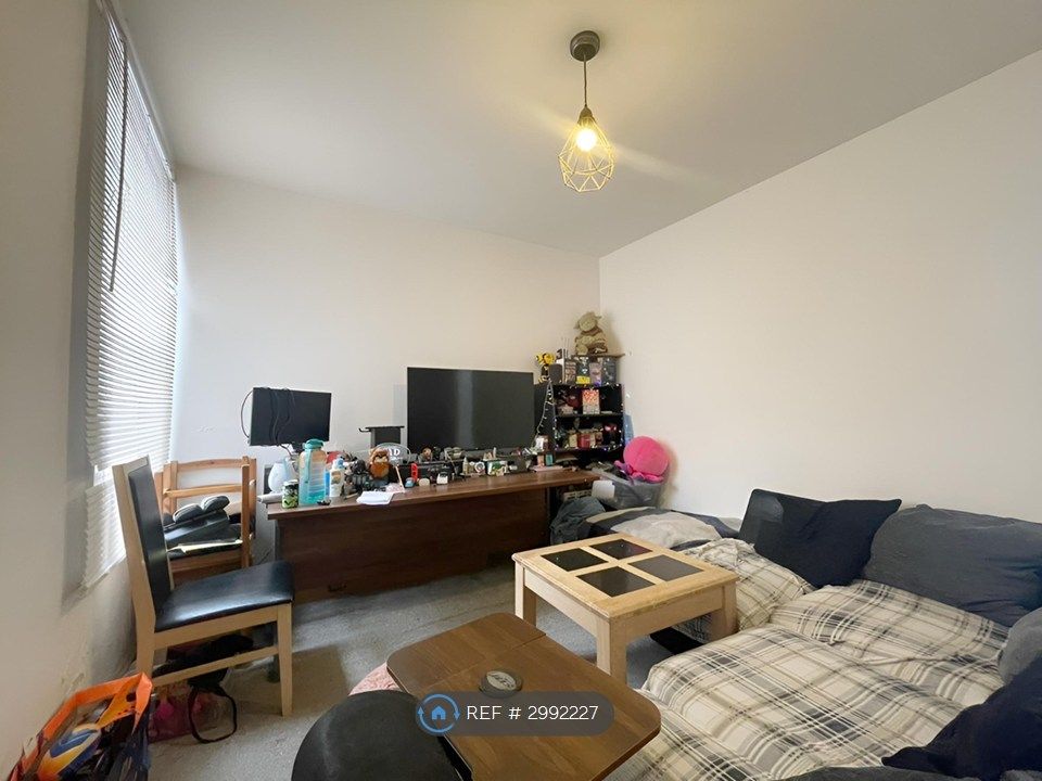 Property photo 2 of 12