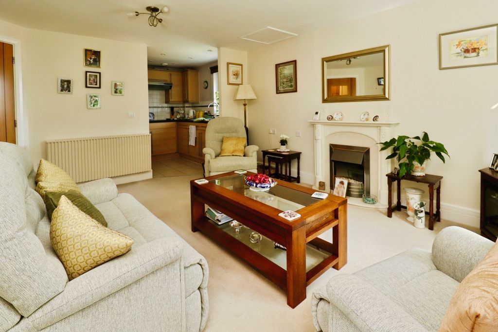 Property photo 3 of 12