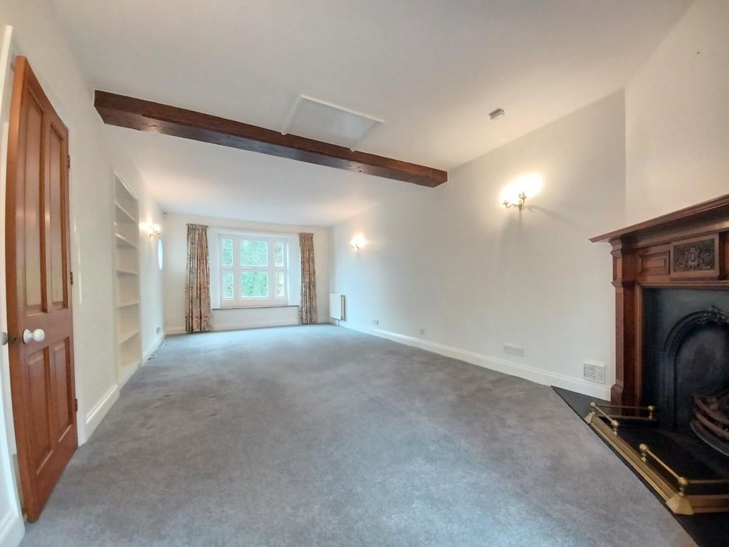 Property photo 2 of 18 Living Room