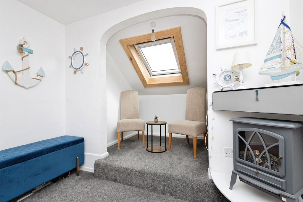 Additional image 6 of 3 bed maisonette for saleWellfield Avenue, Porthcawl CF36
