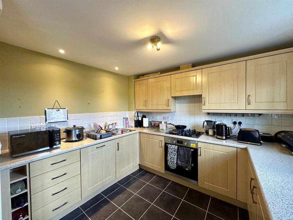 Property photo 3 of 23 Kitchen/Breakfast Room
