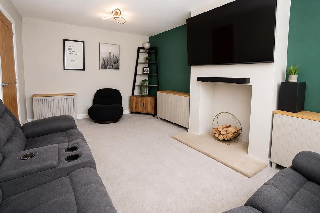 Property photo 2 of 24 Lounge2.Png