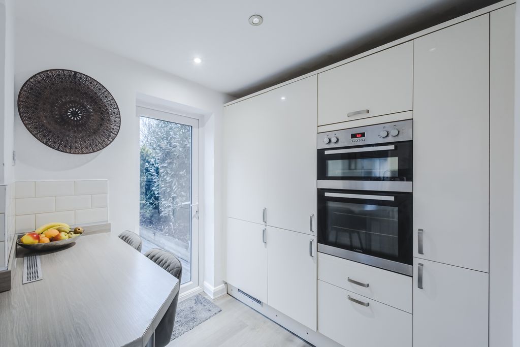 Property photo 3 of 31 251205W022