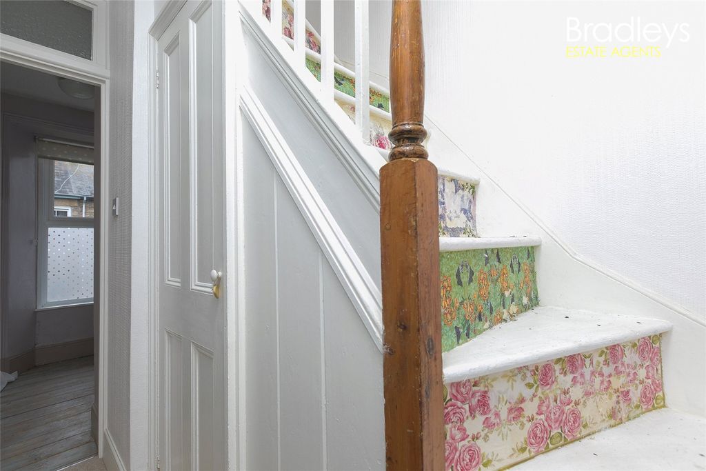 Property photo 2 of 22 Picture No. 19