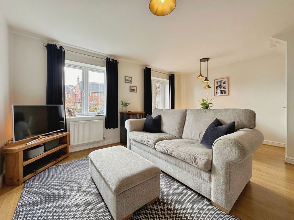 Property photo 2 of 21