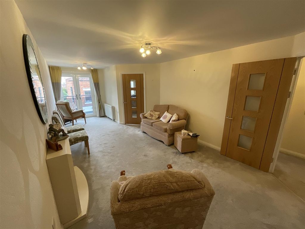 Property photo 3 of 13 Living Room