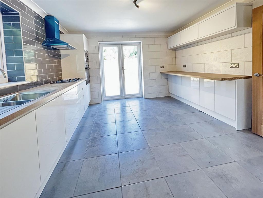 Property photo 2 of 18 F36255F6-9095-478F-A956-D1692A5Da8Bb.Jpeg