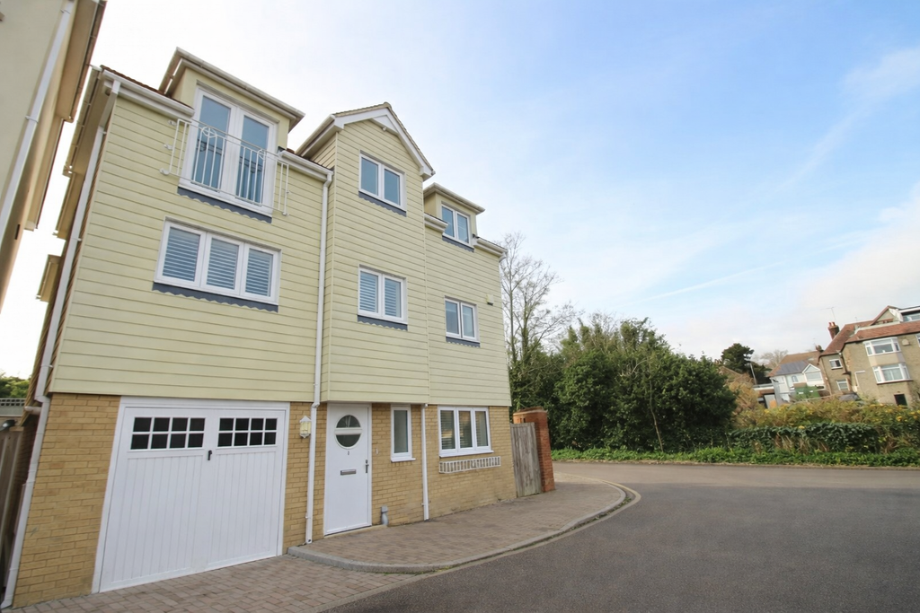 Property photo 2 of 20