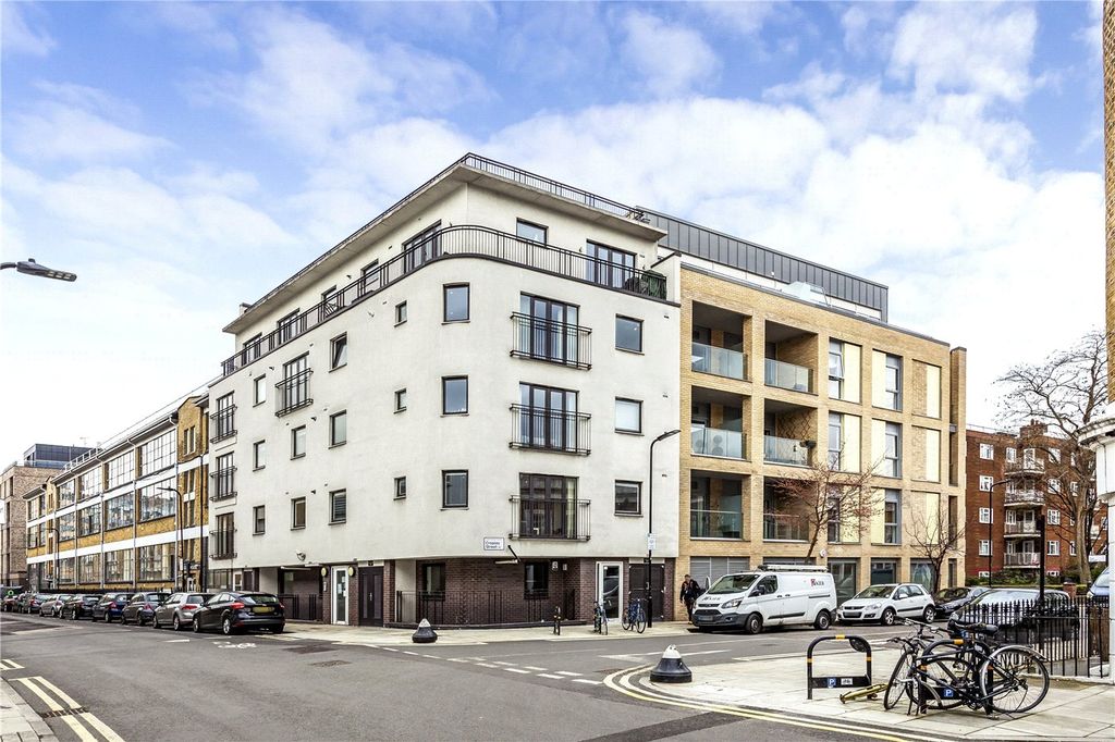 Property photo 2 of 9 Picture No. 13