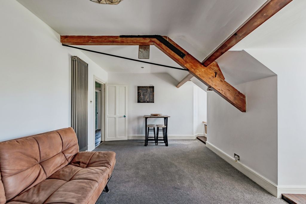 Additional image 7 of 2 bed flat for saleEastbourne Road, Godstone RH9