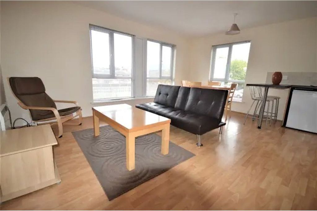 Property photo 2 of 13