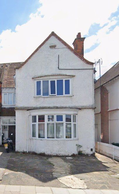 Property photo 1 of 7 Room