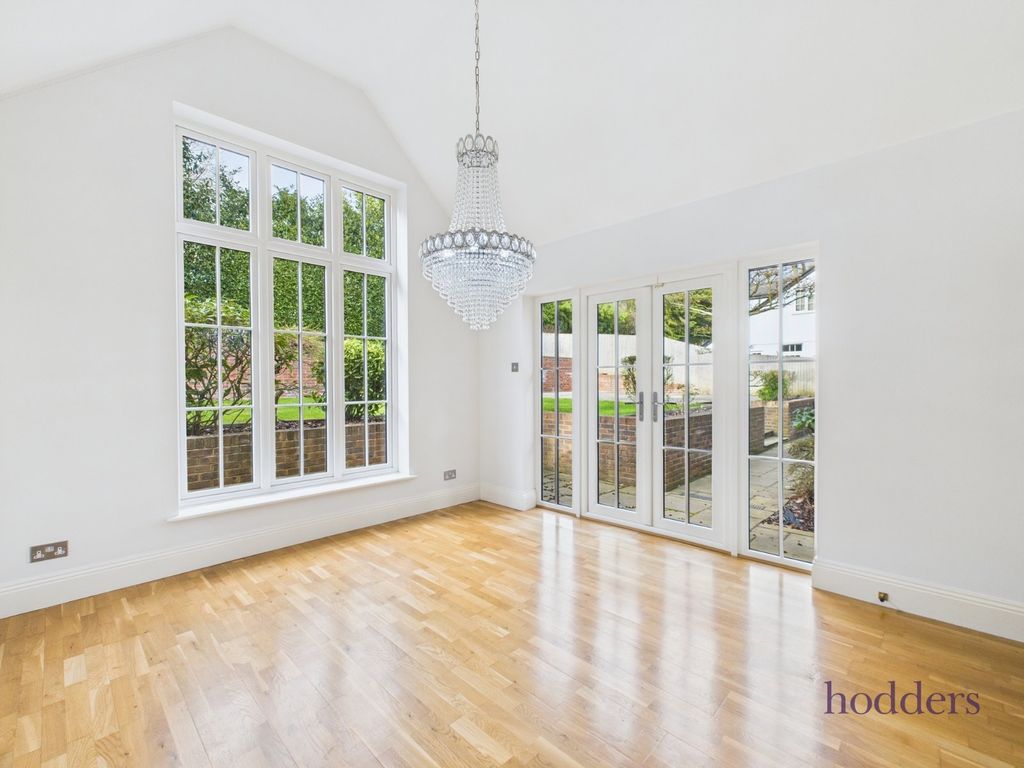 Property photo 3 of 44 Picture No. 40