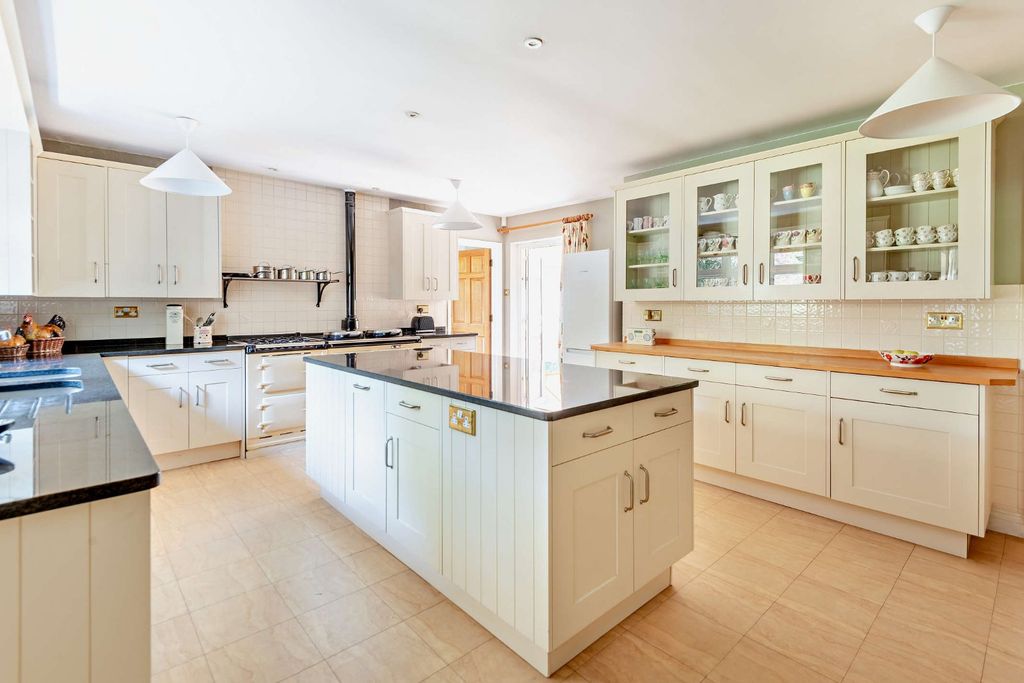 Additional image 7 of 4 bed bungalow for saleLatimer Way, Knotty Green, Beaconsfield, Buckinghamshire HP9