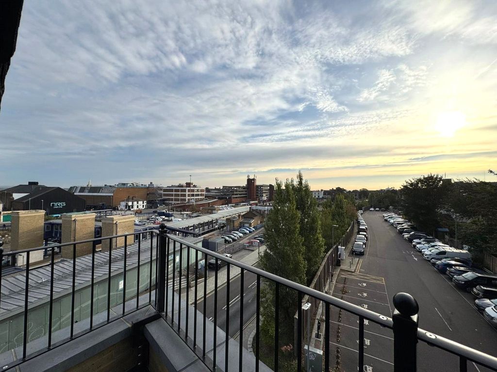 Property photo 2 of 9 Picture No. 44