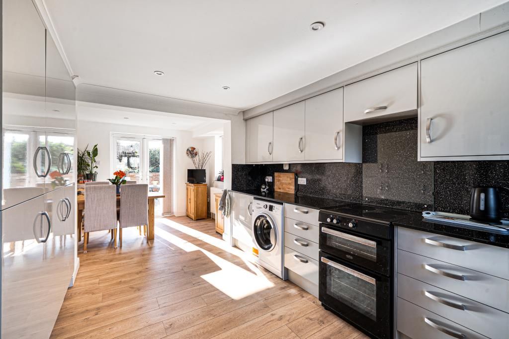 Property photo 3 of 22 Kitchen