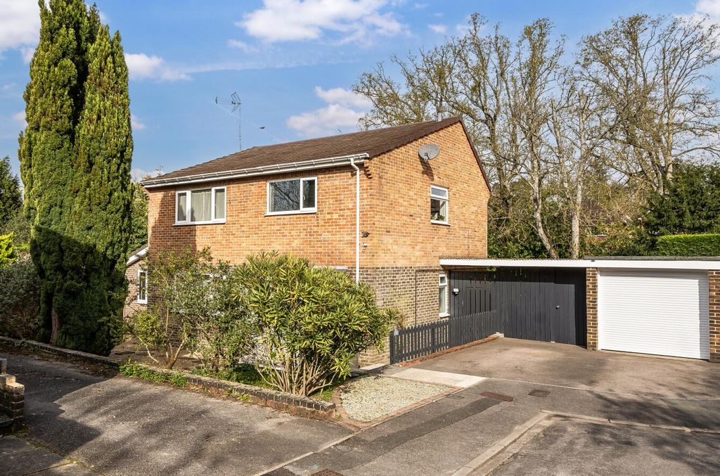 Property photo 1 of 18 12 Westwood Gardens (15).Jpg