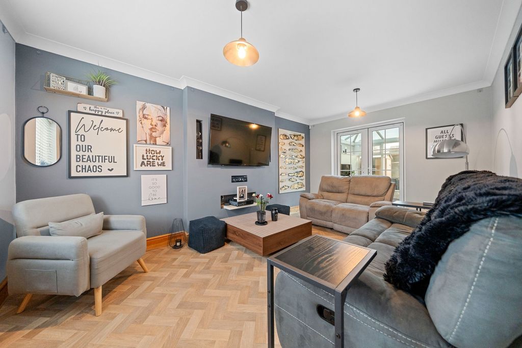 Property photo 2 of 24