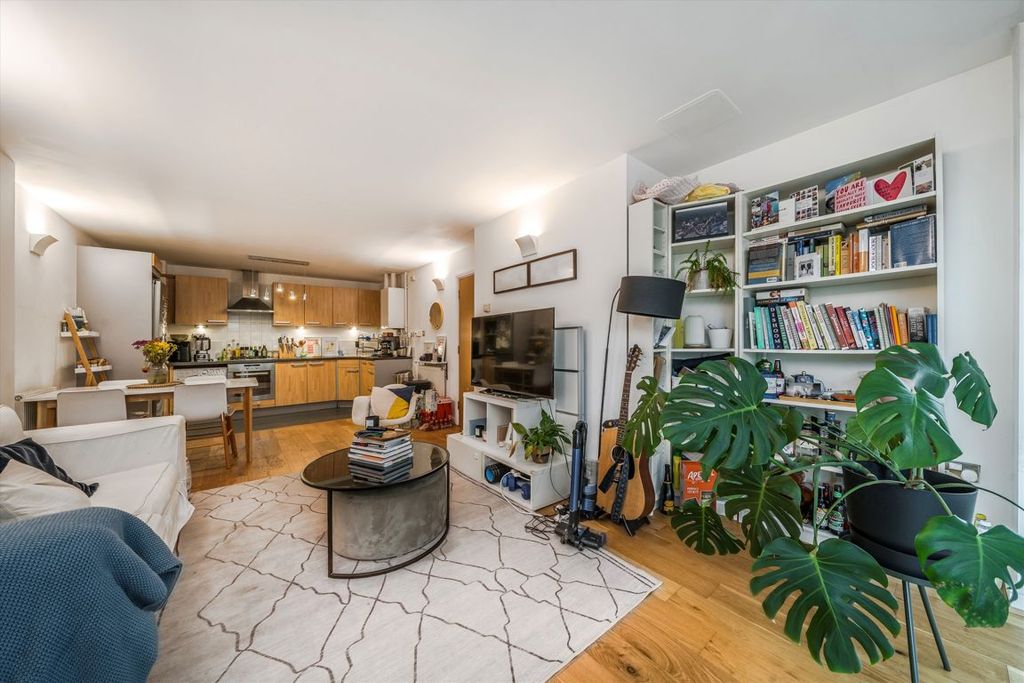 Property photo 3 of 7