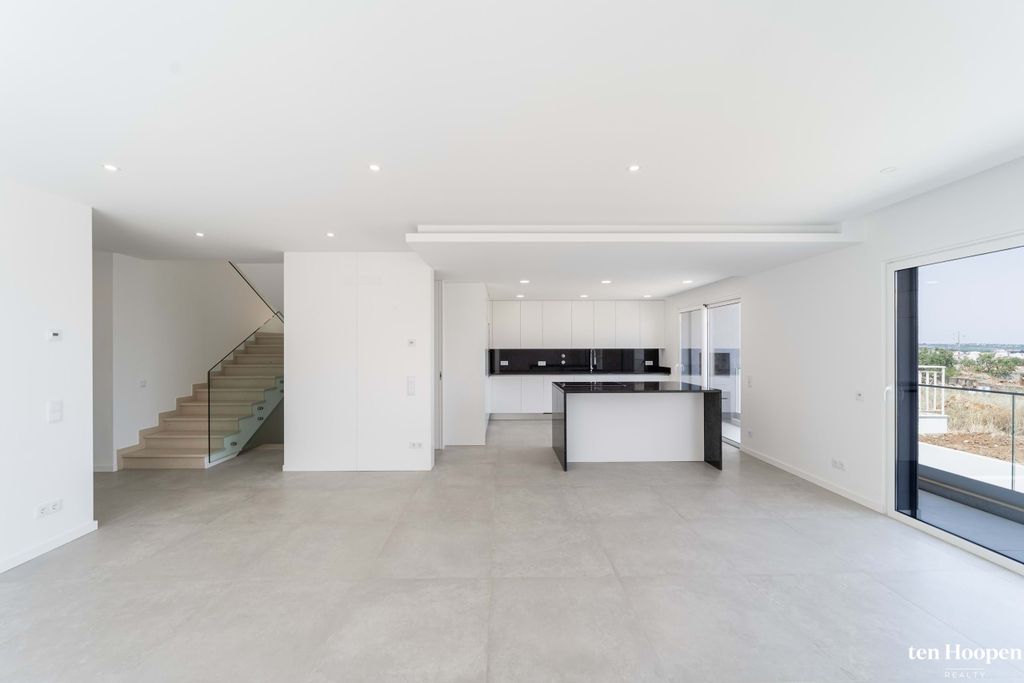 Property photo 2 of 30