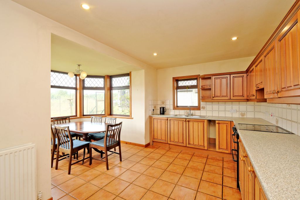 Property photo 3 of 27