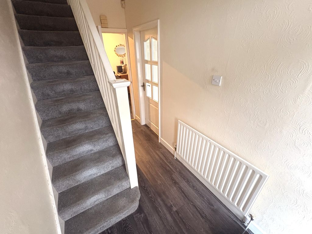 Property photo 3 of 16 Entrance Hall