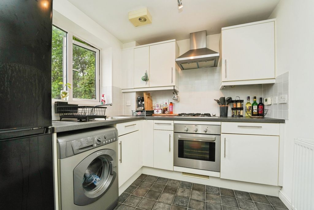 Property photo 2 of 12 Kitchen